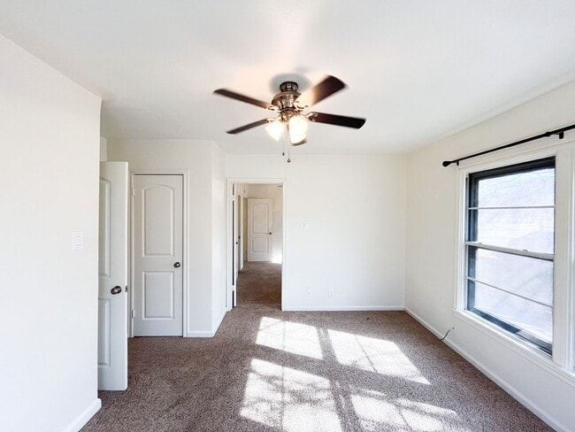 Building Photo - Available NOW!!!! Beautiful 3 bedroom, 2 bath home with covered patio and fenced yard.