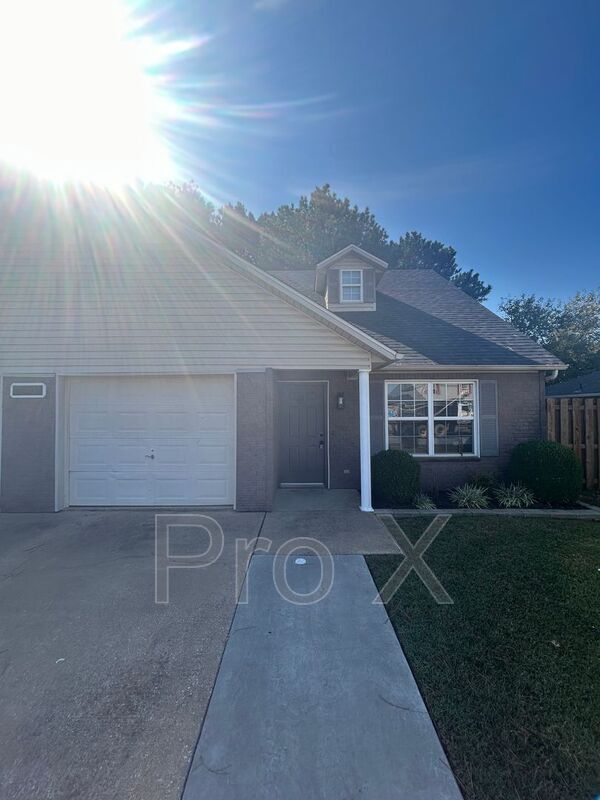 Primary Photo - 3403 SW Victoria Pl
