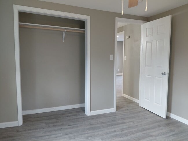 Building Photo - 1949 Beck St