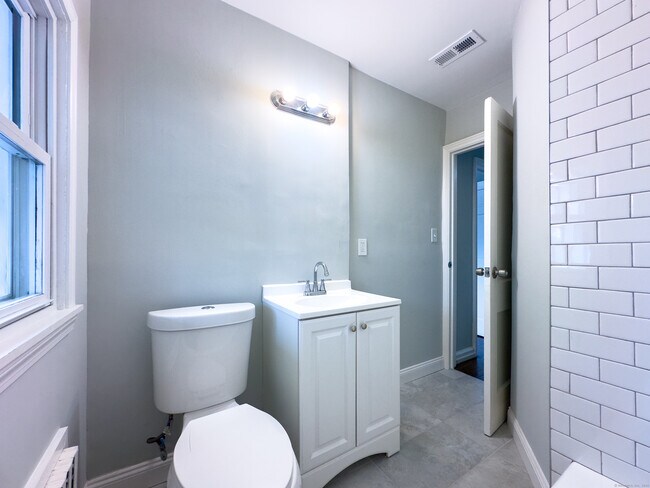 Building Photo - 249-251-251 Horace St