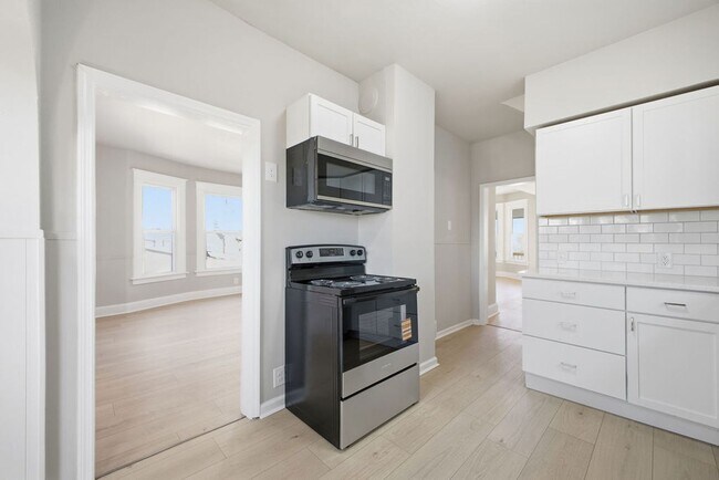 Building Photo - Spacious 4-Bedroom, 1.5-Bath Home with Plenty of Living Space!