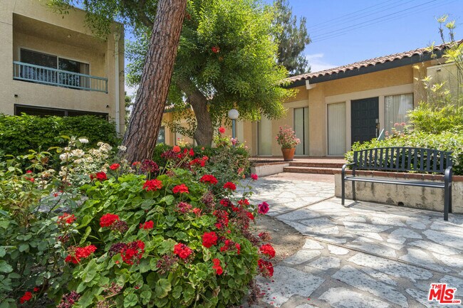 Building Photo - 18307 Burbank Blvd