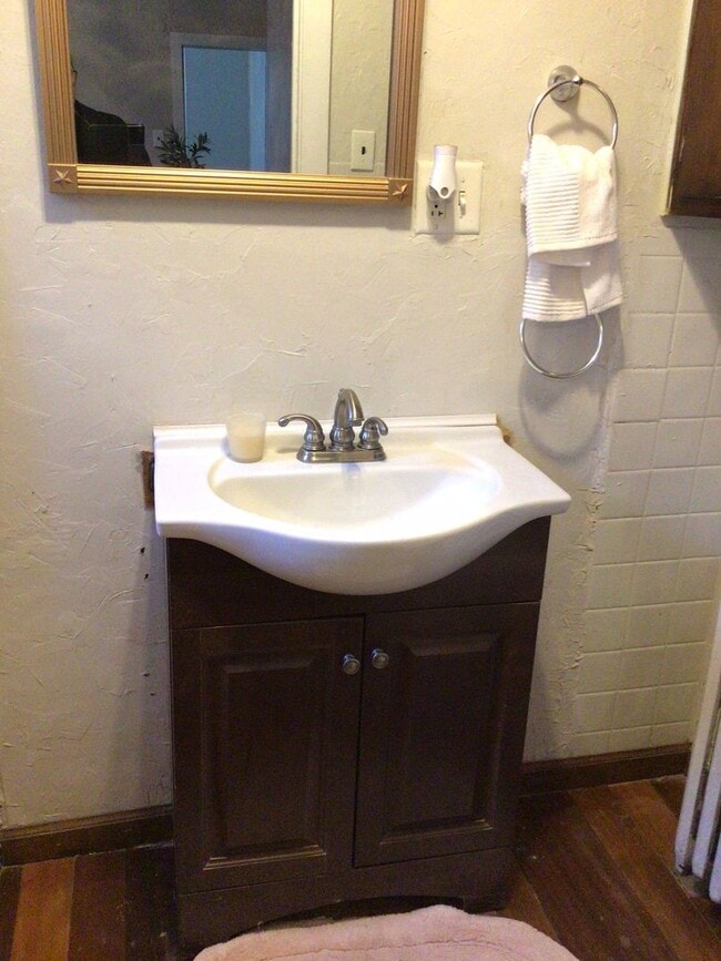 Building Photo - 520-522 Woodvale Ave