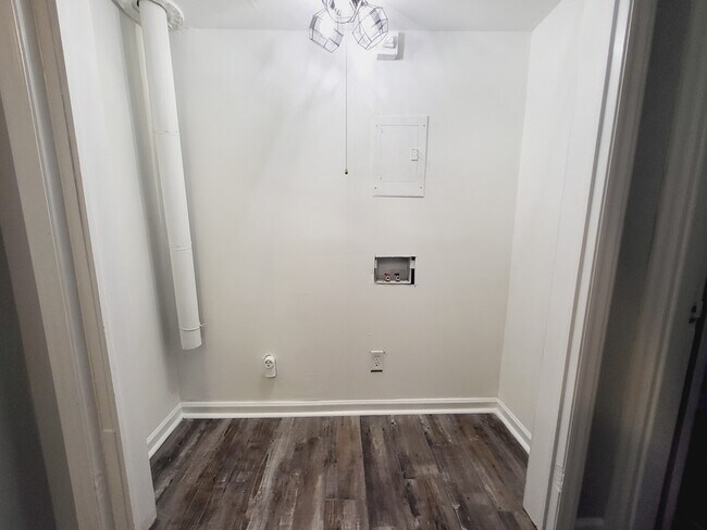 Building Photo - 3106 Point Clear Dr