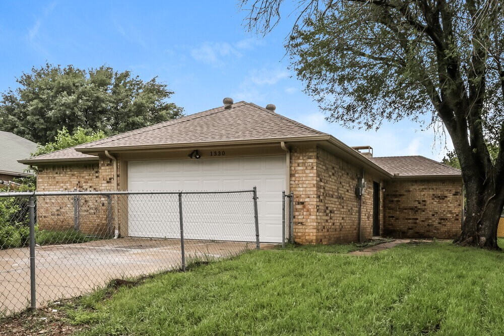 Building Photo - 1330 Heather Run Dr