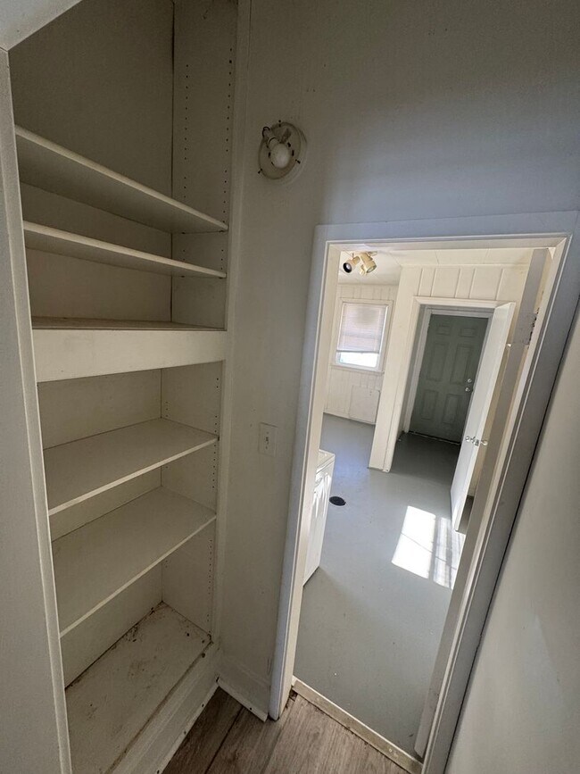 Building Photo - 1115 N Capitol Ave