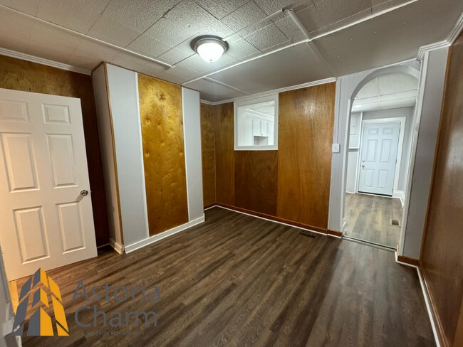 Building Photo - 1BD/1BA + Den Townhouse For Rent!