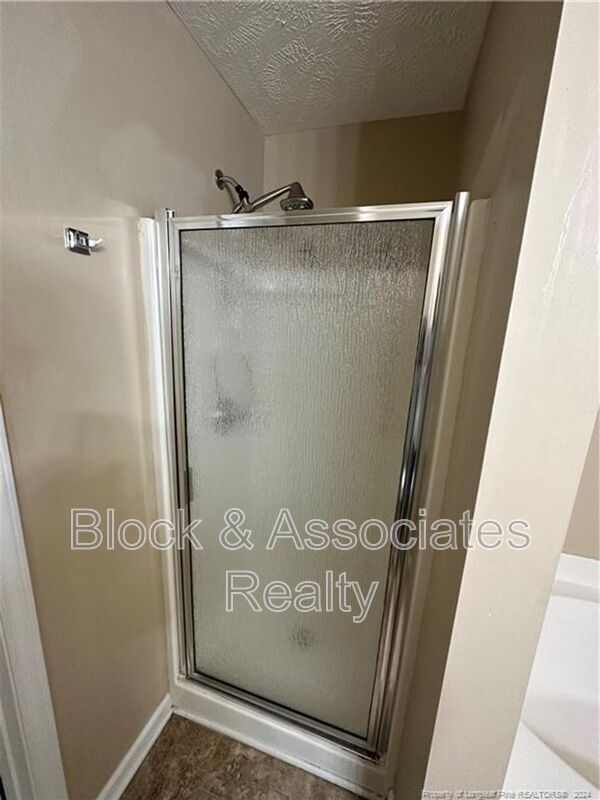 Building Photo - 400 Bubble Creek Ct