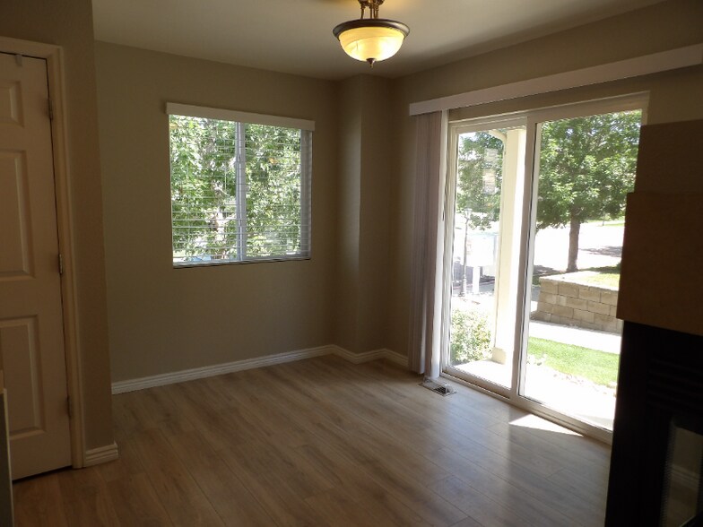 Building Photo - 11497 White Lotus Ln