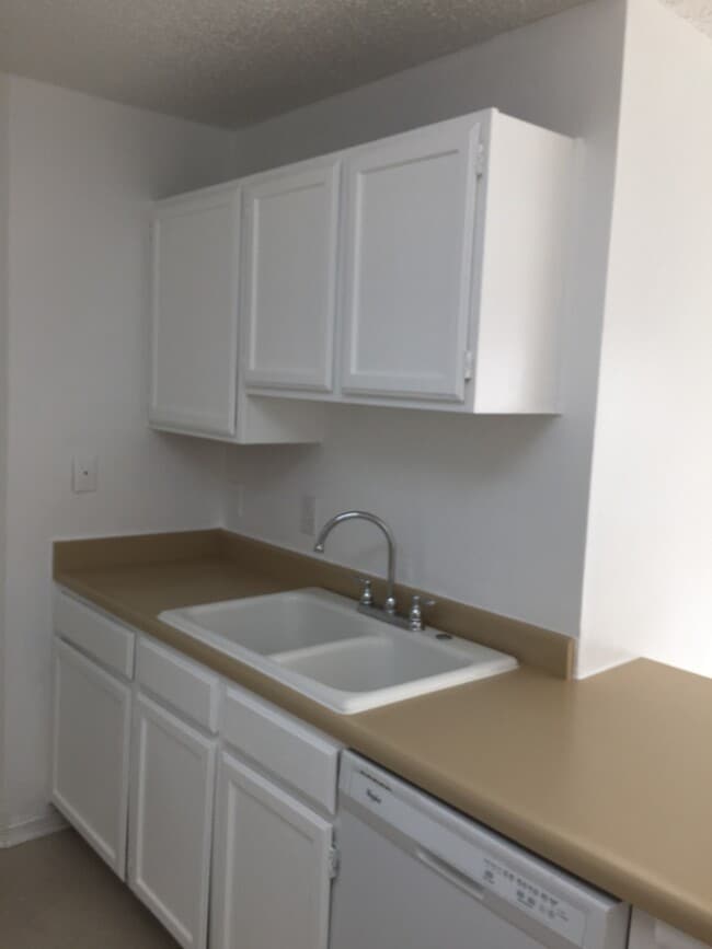 Building Photo - 5843 Glacier Sun Dr.