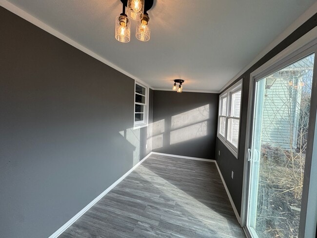 Building Photo - Updated 1-Bedroom Home with Garage!