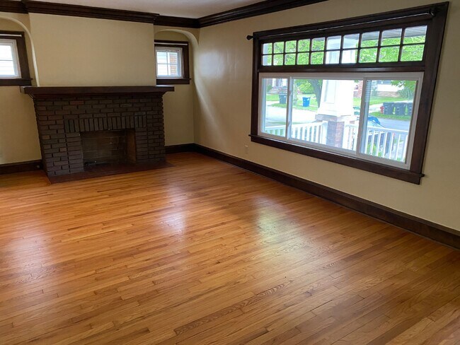 Building Photo - 2243 Northland Ave