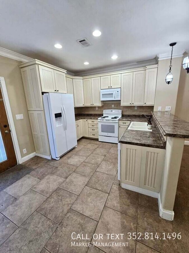 Building Photo - 200 S 11th St