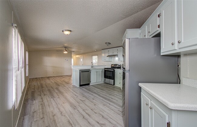 Building Photo - 13704 Lookout Ct