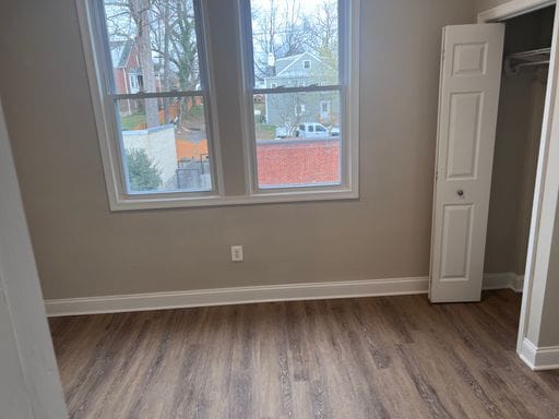 Building Photo - 8611 Flower Ave - Unit 1  - Sunny 2 Bed in Tacoma Park!  Pet’s Allowed! Parking!