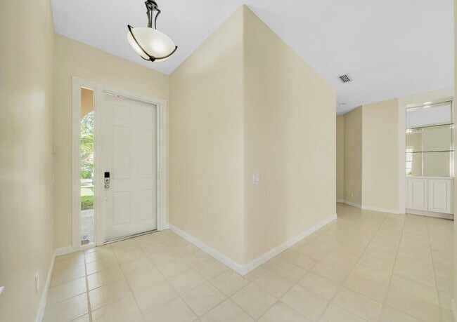 Building Photo - 4784 Blossom Dr