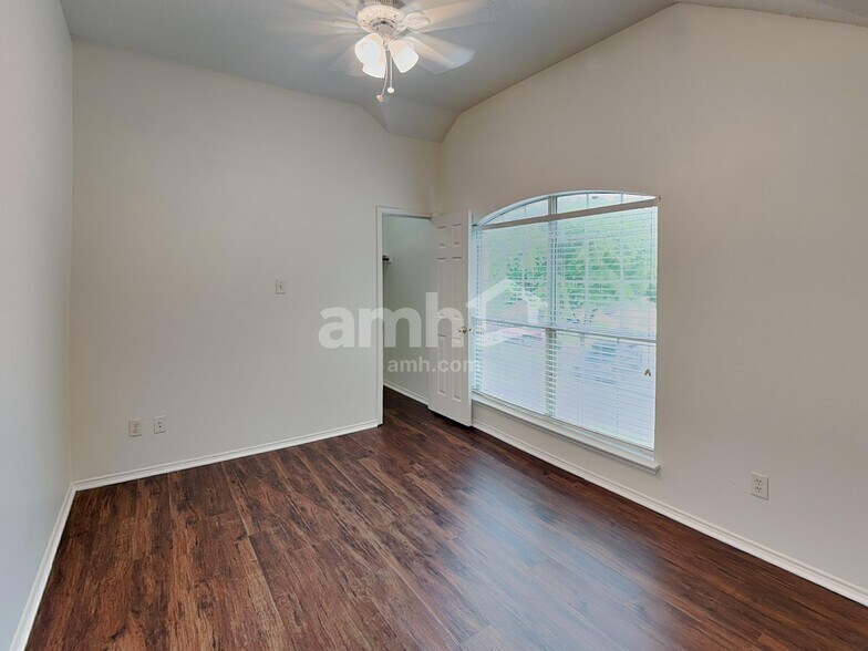 Building Photo - 200 Rock Prairie Ln
