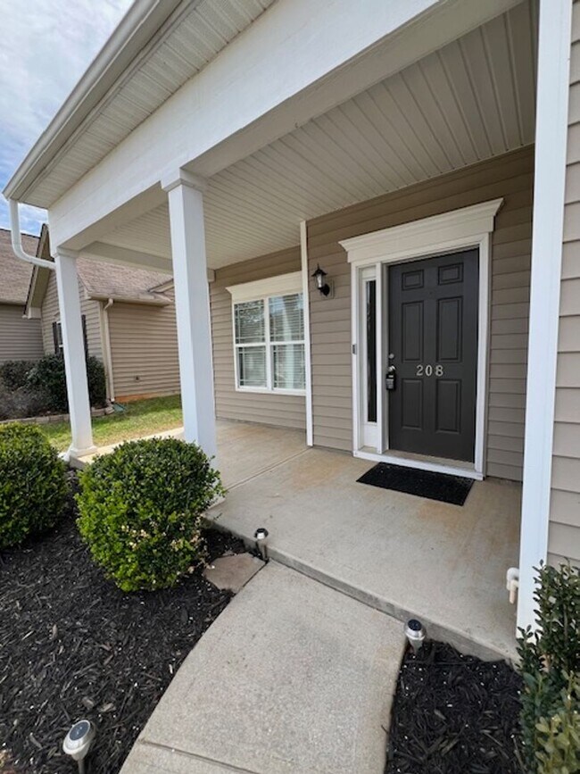 Building Photo - Enjoy this Open Floorplan includes 3 BD-2.5 BA - Master On Main - A Huge Loft/Bonus. Community Po...