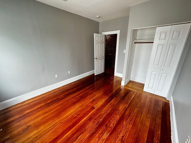 Building Photo - Available now - Only pay half broker fee -...
