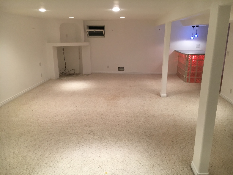 Building Photo - 5340 Vale Dr