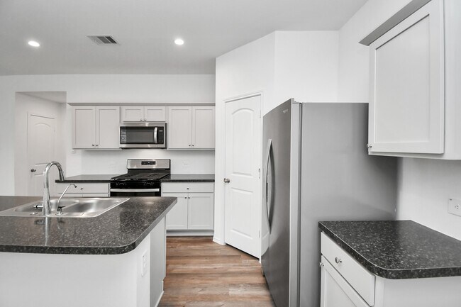 Building Photo - 24430 Elmwood Falls Dr