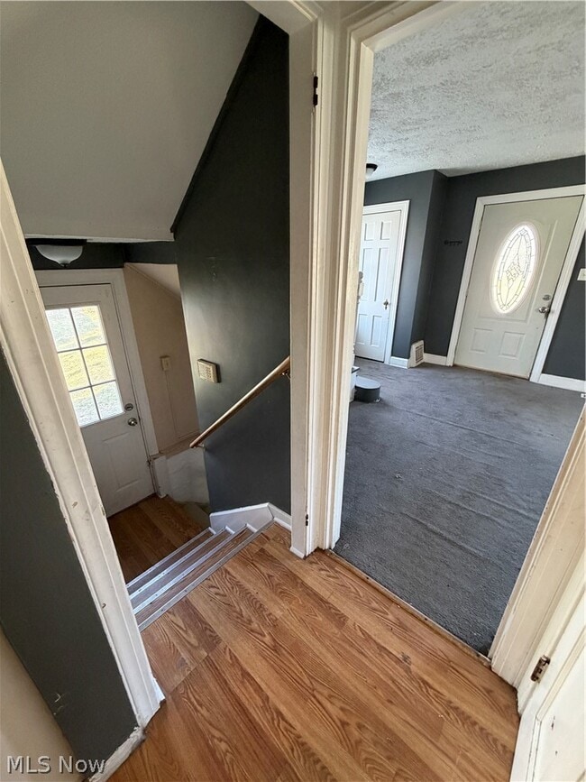 Building Photo - 143 Clifton Dr