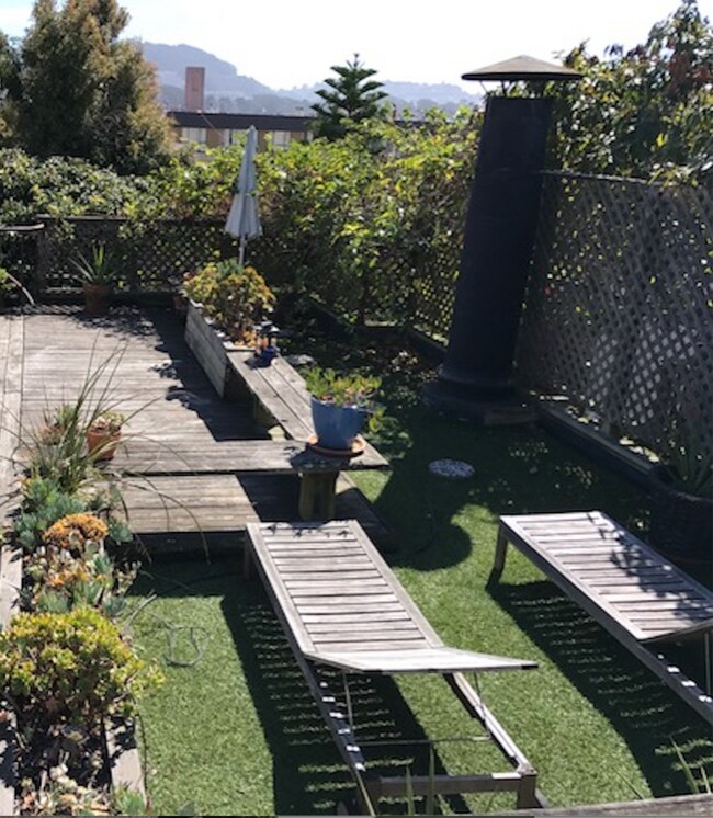 Building Photo - 3985 Sacramento St