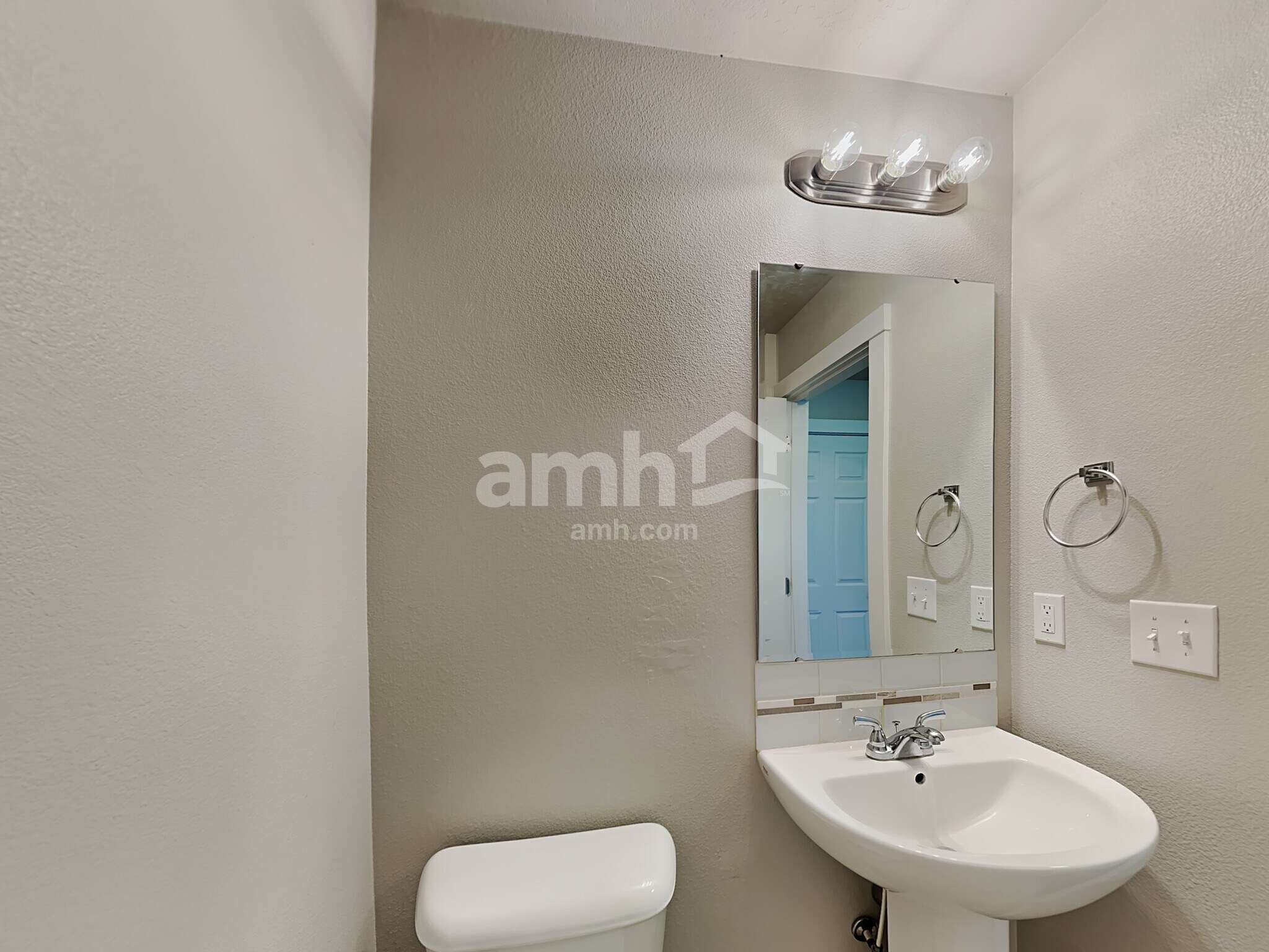 Building Photo - 10647 Avalon St