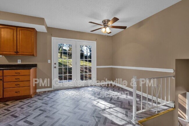 Building Photo - 385 Bonnavale Dr