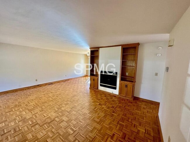 Building Photo - 1552 Terrace Rd SW