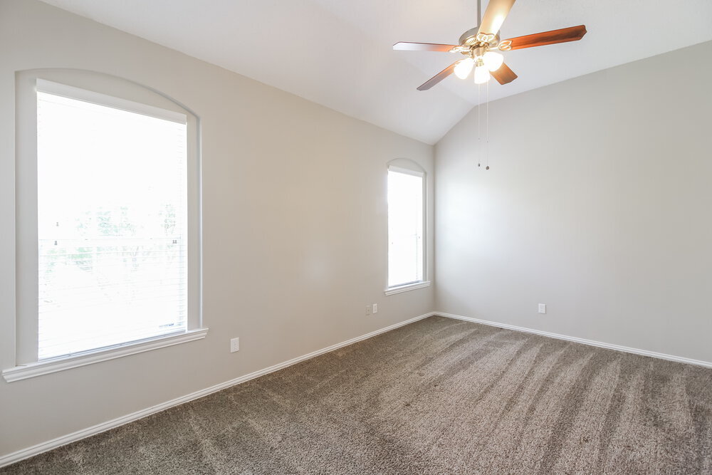 Building Photo - 828 Pinnacle Cir