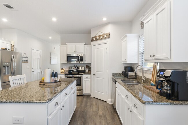 Building Photo - 113 Ridgeway Cir