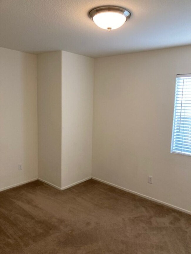 Building Photo - 11832 Potomac Ct
