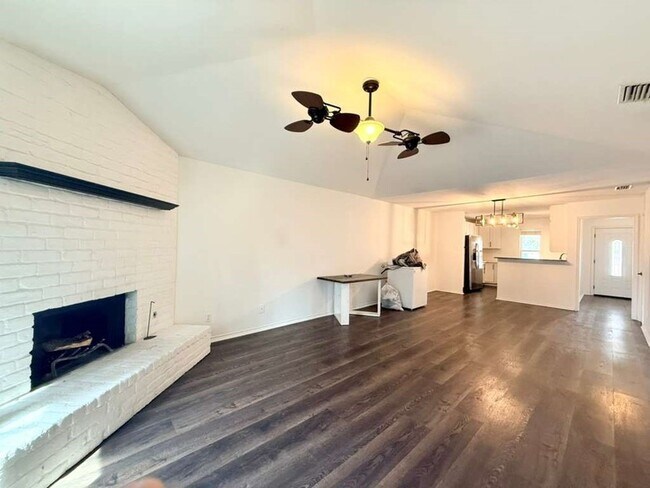 Building Photo - 1805 Bristol Cove