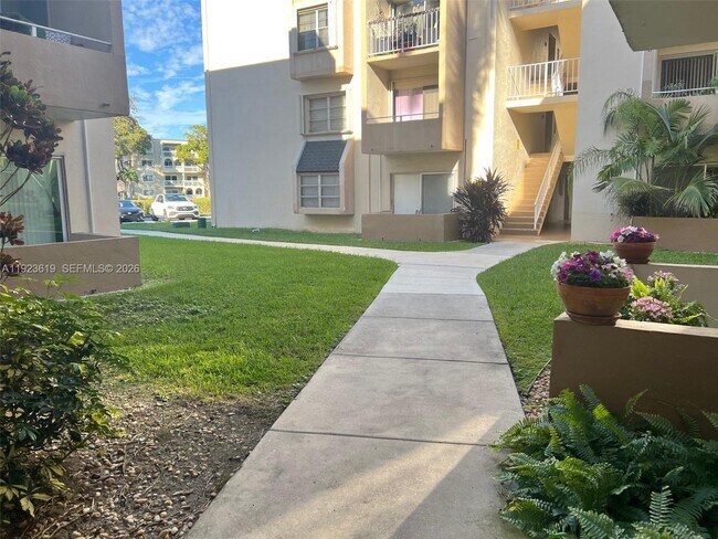 Building Photo - 7727 SW 86th St