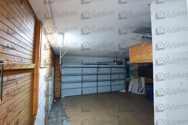 Building Photo - 3342 S Oneida Way