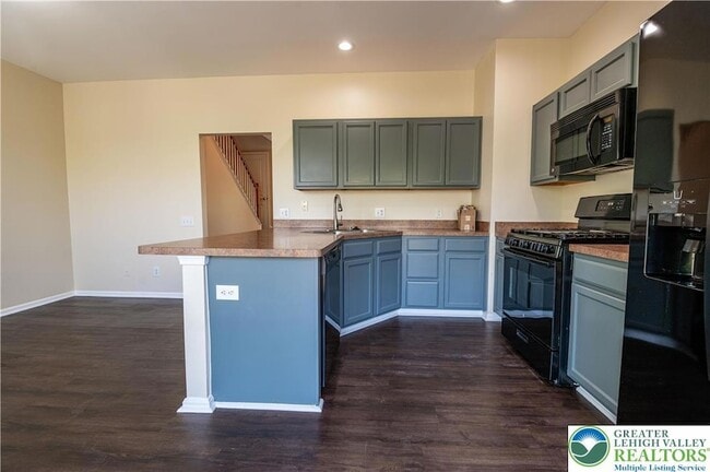 Building Photo - 8475 Putnam Ct