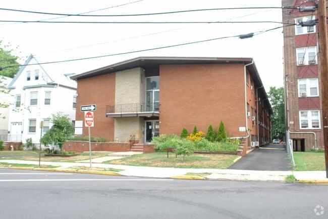 Building Photo - Garden State Apartments
