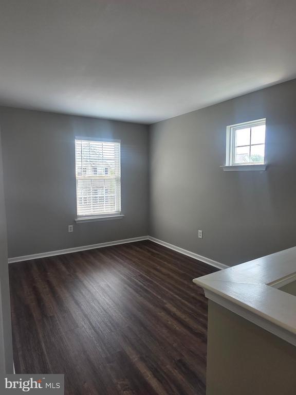 Building Photo - 31 Carrick Ln