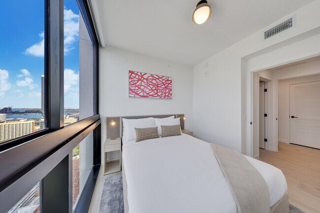 Building Photo - 36 NE 2nd St