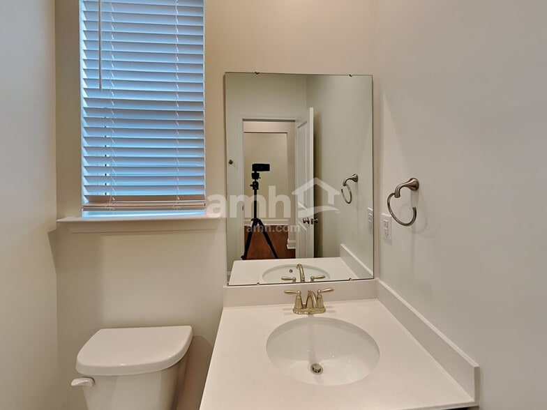 Building Photo - 7409 Garrett Ct