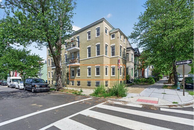 Building Photo - 660 Morton Pl NE