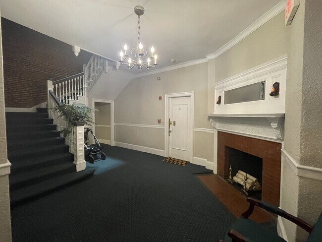 Building Photo - 400 Marlborough St