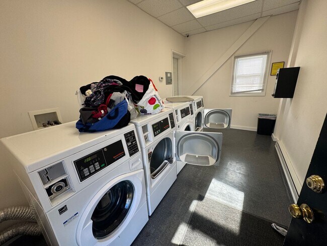 Building Photo - 220 Middlesex Ave