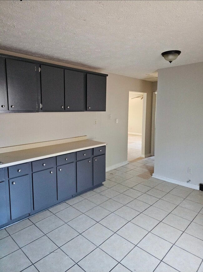 Building Photo - 422 Meriwether St