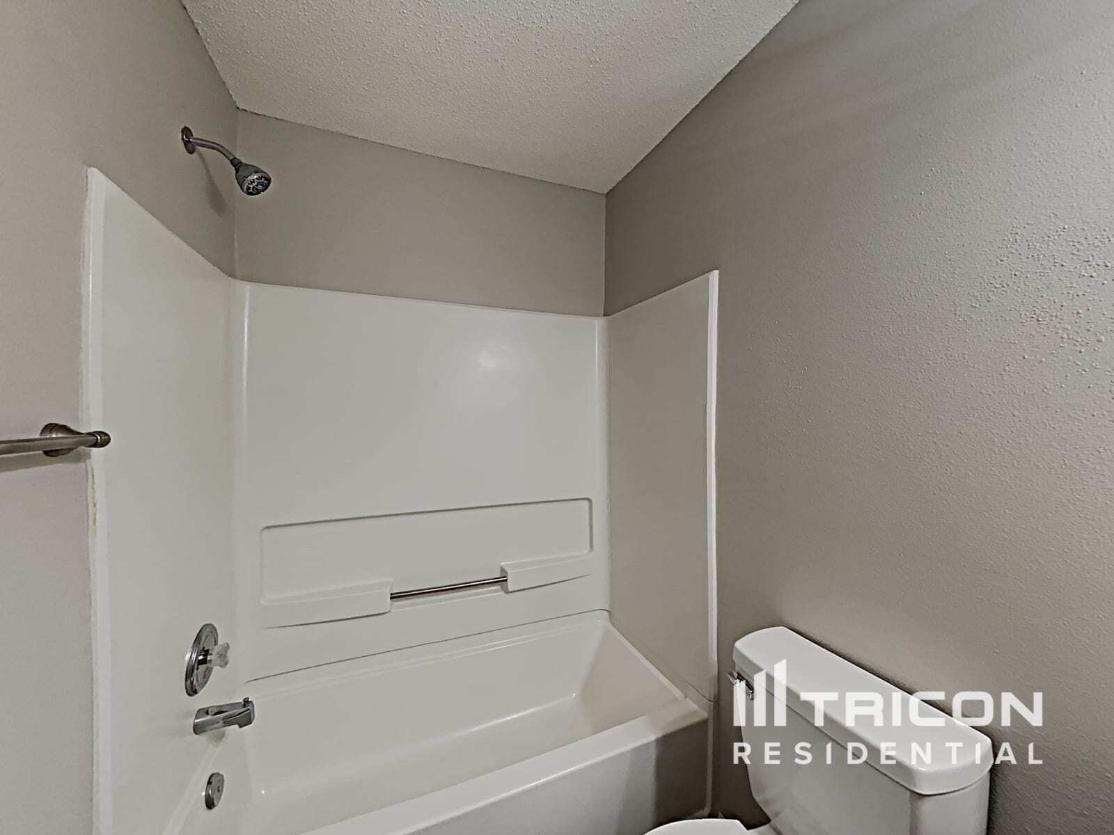 Building Photo - 13452 N Carwood Ct