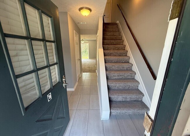 Building Photo - 604 Eastwood St