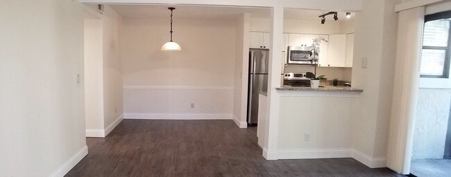 Building Photo - FOR RENT! Fabulous Full Remodeled 1/1 Wint...