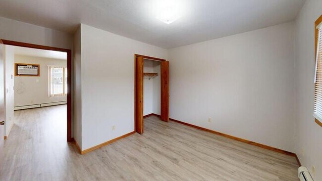 Building Photo - 1943 E Capitol Ave