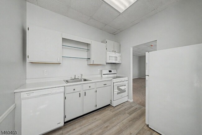 Building Photo - 110 Cornelia St